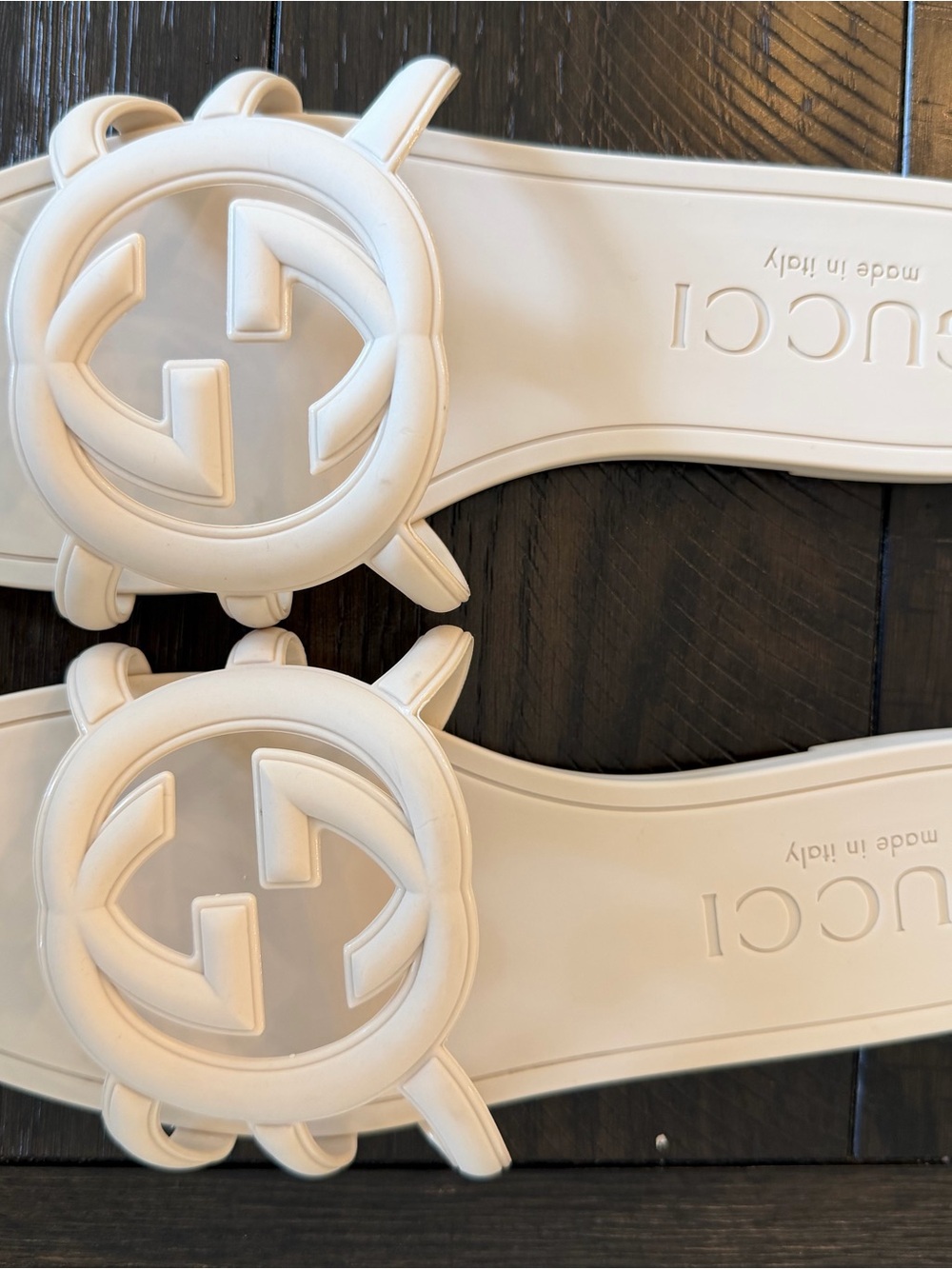 Gucci White Interlocking GG Logo Rubber Slides - Picture 2 of 5
